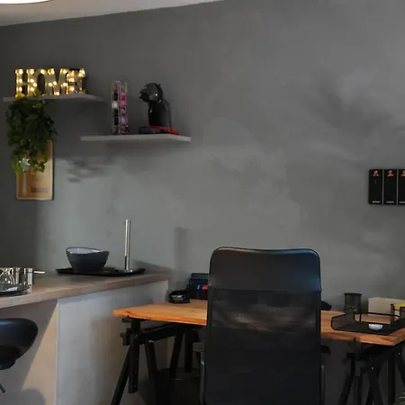 Industrial Loft - شقة